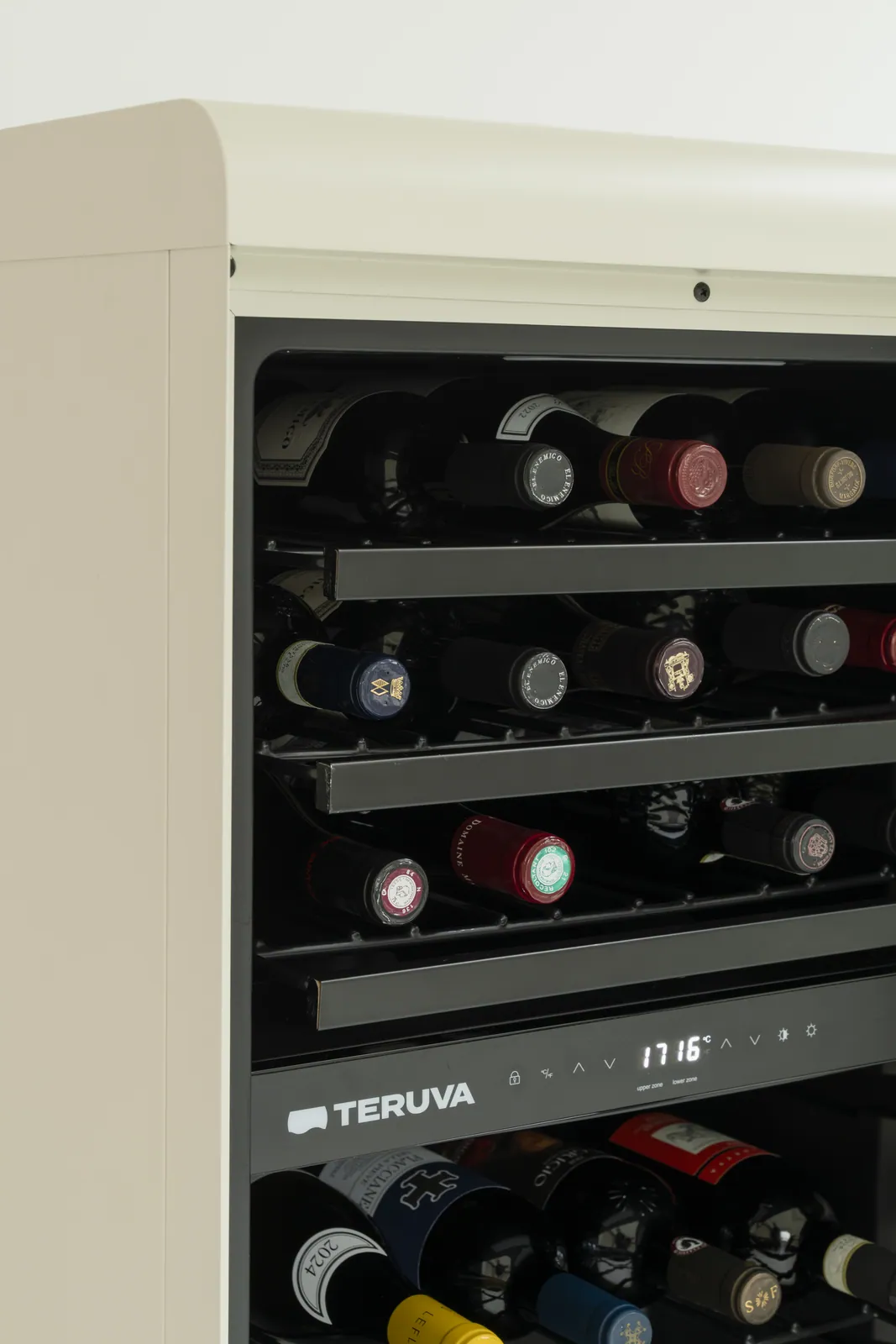 Close-up of the shelves and touch panel